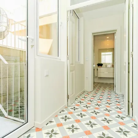 Apartment With Beautiful Garden In The Heart Of The *