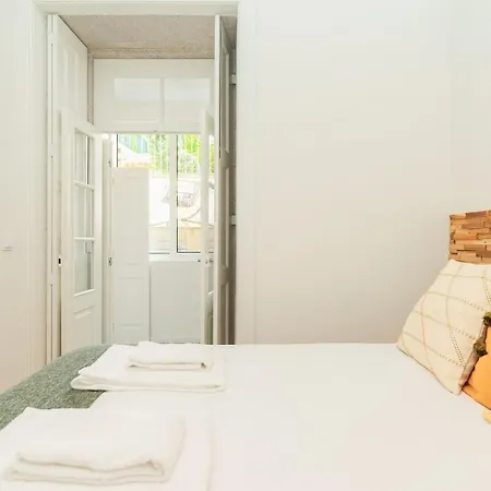 Apartment With Beautiful Garden In The Heart Of The *