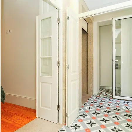 Apartment With Beautiful Garden In The Heart Of The Porto