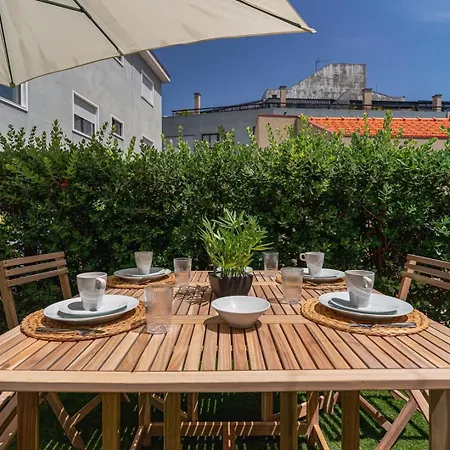 Apartment With Beautiful Garden In The Heart Of The Porto