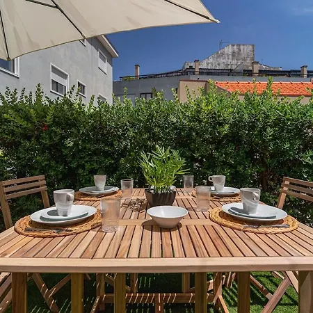 With Beautiful Garden In The Heart Of The * Porto