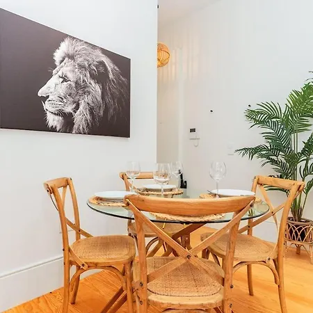 With Beautiful Garden In The Heart Of The Apartmán Porto