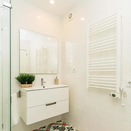 With Beautiful Garden In The Heart Of The Apartmán Porto