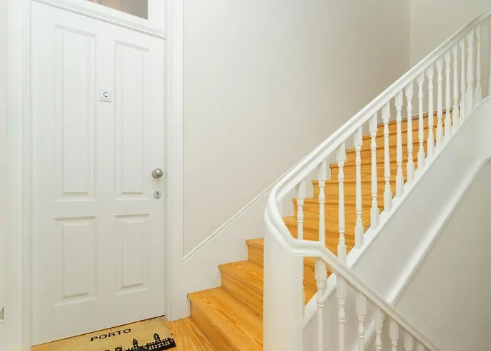 With Beautiful Garden In The Heart Of The Lägenhet *