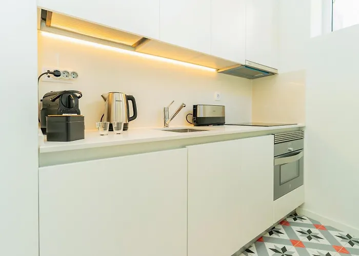 With Beautiful Garden In The Heart Of The Lägenhet *