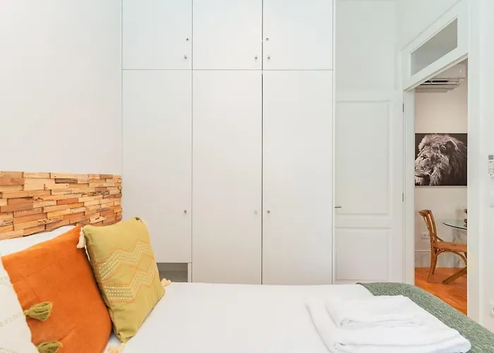 Lägenhet With Beautiful Garden In The Heart Of The