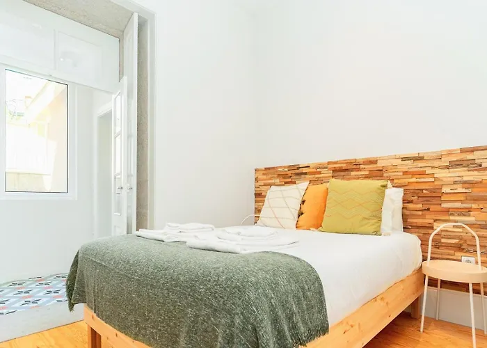 With Beautiful Garden In The Heart Of The Lägenhet Oporto