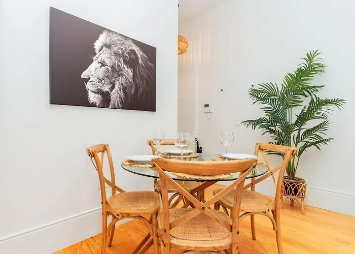 With Beautiful Garden In The Heart Of The アパート *