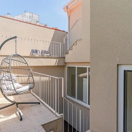 公寓 With Beautiful Garden In The Heart Of The